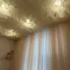 Decoración de techo transparente para salones de belleza, tiendas y habitaciones; muebles suaves con decoración de techo transparente.