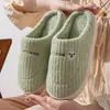 Pantuflas de algodón para mujer, pantuflas de interior de otoño e invierno para parejas, pantuflas de felpa para uso posparto, pantuflas de algodón cálidas, pantuflas de algodón antideslizantes para hombre