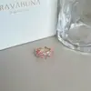 Anillo de lazo rosa dorado rosa brillante con diamantes, dulce y elegante, para mujer, con un toque de alta gama, adecuado para usar en capas