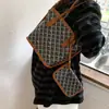 Bolsa de Tote Nueva de Verano 2025 Gran Capacidad Bolso Acolchado de Hombro Cruzado Tres Capas Versátil Billetera para Monedas Bolsa para Teléfono Móvil