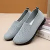 Tênis Casual Slip-On Feminino Branco com Malha Respirável, Solado Leve e Macio, Antiderrapante, Resistente ao Desgaste, Tecido Old Beijing