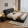 Cama de Cuero Acolchada Cuadrada Moderna, Piel de Vaca de Grano Superior Negra, Cama King de Lujo para Dormitorio Principal, Diseño Minimalista Moderno