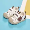 Sapatos macios para bebês aprenderem a andar, para primavera e outono, sapatos de bebê para meninos e meninas, sapatos esportivos funcionais anti-tombo, sapatos impermeáveis de peça única para crianças pequenas
