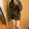 Suéter Retro Maillard, una pieza relajada y elegante con una sensación suave y cómoda, con cuello en V y un corte holgado y casual, perfecto para la primavera de 2026