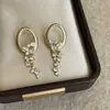 Pendientes de Borla Ovalados Huecos de Zirconia Dorados de Alta Gama para Mujer, Pendientes de Moda Retro Elegantes de Lujo Ligero