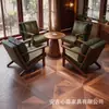 Conjunto de Mesa e Cadeiras Vintage de Madeira Maciça para Café, Adequado para Livrarias, Bares, Pousadas, Restaurantes, Lojas de Chá com Leite, Cabines de Sofá e Áreas de Recepção Comerciais