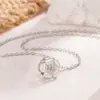 Colar com Pingente de Flor Pequena Doce e Luxuoso para Mulheres, Colar de Alto Padrão Cravejado com Diamantes, Joia de Corrente de Clavícula de Flor com Design Exclusivo