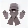 Conjunto de tres piezas para mujeres de mediana edad y mayores: gorro de punto grueso y cálido de otoño e invierno, gorra de béisbol de pelo de conejo, bufanda y guantes