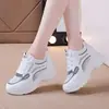 Zapatos de papá para mujer, nueva colección primavera/otoño 2026, zapatillas gruesas de moda y versátiles estilo coreano, zapatillas deportivas de moda y casuales