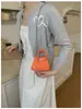 Yuezi Estilo Retro de Alta Gama 2026 Nuevo Bolso de Mano Mini para Mujer, Moda Coreana Versátil Diseño de Bolso de Hombro y Cruzado