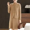 Roupa de mãe meia-idade 2026 conjunto elegante de duas peças petite colete estilo Chanel pequeno novo estilo chinês conjunto versátil plus size saia
