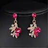 Atmósfera de alta gama francesa aretes únicos de hoja diseño de nicho aretes delicados temperamento socialité joyería de lujo ligero