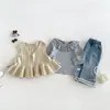 Conjunto de Tres Piezas para Bebé Niña Dianxi: Suéter Chaleco con Cuello de Hoja de Loto, Pantalones Acampanados de Mezclilla con Encaje, Ropa de Otoño