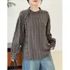 Diseñada con una elegante tapeta diagonal y rayas verticales, Camisa de manga larga para mujer para ir al trabajo, Top elegante con gasa de algodón de doble capa, Cuello mao, Protección solar