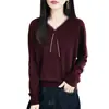 Suéter de lana fina transfronterizo con cuello en V y detalles de colores contrastantes para mujer, nuevo diseño de suéter de punto estilo retro perezoso para otoño e invierno