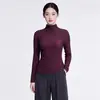 Top Miyake de color liso con pliegues y manga larga, textura de grano de maíz, cuello semi-alto, elástico, corte ajustado, camiseta versátil