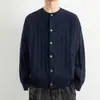 Suéter cárdigan de punto trenzado retro moderno para hombre, nueva prenda de punto versátil de color liso para otoño e invierno, chaqueta de punto con cuello redondo