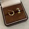Brincos Casuais, Luxo Acessível e de Alta Qualidade em Zircônia Preta em Formato de Flor em C, Design de Nicho, Brincos de Moda Estilosos e Elegantes