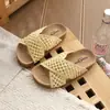 Sandálias estilo Birkenstock com tiras cruzadas e sola grossa para meninas, para uso externo no verão, novo modelo 2026, adequadas para combinar com saias, sandálias de praia