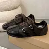 Zapatillas de entrenamiento alemanas retro de cordones planos para mujer, nuevo modelo otoño 2026, zapatillas deportivas casuales con correa cruzada, zapatillas Forrest Gump para mujer