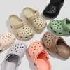 Tamancos Infantis, Sandálias de Menina, Sapatos de Bebê Verão 2026, Sapatos de Praia para Crianças Maiores, Chinelos Fechados para Meninos, Sola Macia