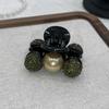 Presilha de cabelo pequena de acrílico com contas brilhantes de zircônio e design luxuoso e leve para prender na parte de trás da cabeça, presilha de franja