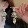 Aretes de Aguja Plateada con Borlas de Gota de Agua Incrustadas de Diamantes, Estilo Palacio, Nicho, Aretes Versátiles, Lujo Ligero, Venta al por Mayor de Aretes de Gama Alta