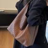 Bolsa Tejida Nueva Otoño 2025 para Mujer de Gran Capacidad Casual para el Trabajo Bolso de Mano para Suegra Bolso Tote de Moda Versátil