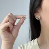 Pendientes Minimalistas de Corazón Hueco con Tachuelas de Diamante Super Brillantes Estilo Coreano Pendientes Dulces Elegantes Exquisitos de Nicho Pendientes de Moda Populares