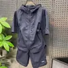 Conjunto de Verão Masculino com Capuz de Manga Curta Fino para Proteção Solar Tendência Casal Shorts Largos Roupa de Trabalho Secagem Rápida Casual Conjunto de Duas Peças
