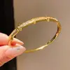 Pulseira Quadrada de Zircônia Banhada a Ouro Real 18K Pulseira Fashionável Simples Versátil Joia de Luxo Leve Toque de Alta Qualidade Atacado