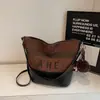 Bolsa Grande de Bordado com Pedras Estilo Retrô para Mulheres 2025 Nova Moda Bolsa de Ombro para o Dia a Dia Bolsa Tote Estilo Balde