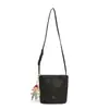 Bolso Tejido de Color Sólido de Moda para Mujer con un Toque de Lujo, Elegante Bolso de Hombro, Bolso Cubo, Bolso Simple Versátil Moderno Artístico