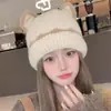 Gorro de punto versátil y lindo para mujer, moda de estilo japonés para otoño e invierno, gorro de punto cálido de lana que protege las orejas, nuevo modelo 2026