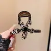 Pinza de tiburón de tamaño mediano para mujeres con cabello fino, para crear un recogido de media altura elegante, pinza de garra sofisticada y delicada para la parte posterior de la cabeza