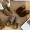 Otoño 2026 Nuevo Popular para Mujer Suela Gruesa Retro Slip-On que Aumenta la Altura Punta Cerrada Media Pantufla Zapatos Birkenstock