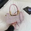 Nova Moda Outono e Inverno 2025 Bolsa de Mão de Couro Brilhante Casual e Estilosa Color-Blocking Bolsa Feminina de Ombro Único e Transversal para Mulheres de Meia-Idade