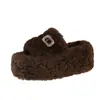 Sandalias tipo slip-on de suela gruesa estilo coreano para mujer, nueva colección otoño/invierno 2026, con exterior de felpa, perfectas para uso casual