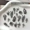 Accesorios para arte de uñas de calavera de Halloween, artículo popular de exportación transfronteriza, uñas postizas a presión DIY de cruz vintage con grandes decoraciones de pedrería