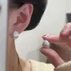 Pendientes de Plata Estilo Coreano Doble Cara Cepillados Forma de Gota de Agua para Mujer, Lujo Ligero Nicho Moda de Gama Alta Versátiles Elegantes Pendientes Modelo Nuevo