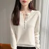 Nuevo suéter de punto de terciopelo Andy para mujer de otoño e invierno, estilo old money, cuello de tijera de otoño, cuello en V abotonado, top básico versátil, moderno