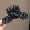 Pinza para el pelo plisada de lunares para mujer, estilo de alta gama, nuevo modelo 2026, pinza completa para la parte trasera de la cabeza, accesorio para el pelo de pinza de tiburón grande de verano