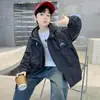 Jaqueta masculina para primavera e outono 2026 novo modelo jaqueta de outono com capuz para crianças, blusa de outono, corta-vento moderno para meninos grandes