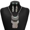 Conjunto de Dos Piezas de Collar y Pendientes con Borlas de Plumas Bohemias Europeas y Americanas Traje de Joyería Geométrica de Luna con Temperamento Retro