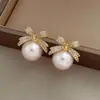 Brincos da Moda Estilo Coreano Mais Vendidos Novo Modelo Brincos Femininos Simples e Elegantes Versáteis Tiktok Mesmo Estilo Tarraxas Atacado