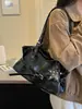 Nova bolsa de ombro retro em couro oleado para comércio exterior para mulheres, bolsa tote estilosa e moderna com alta capacidade, design de nicho popular
