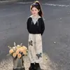 Conjunto versátil de estilo coreano para niñas: Conjunto preppy de dos piezas con diseño de dos piezas falso, una sudadera con capucha y pantalones casuales retro americanos