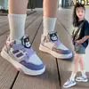 Tênis Infantil Cartoon Agan 2026 Primavera/Verão Novo Estilo Moda Feminina Versátil Casual Calçados com Solado Macio Tênis Esportivo para Corrida Tendência