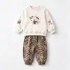 Conjunto Infantil Menina Primavera e Outono Moletom com Estampa de Desenho Calça Jogger com Estampa de Leopardo Conjunto de Duas Peças para Bebês e Crianças Pequenas Vários Designs