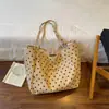Bolsa de lunares de gran capacidad 2026 Nuevo estilo Moda de moda Bolso de hombro único para estudiantes universitarios Viajes diarios a clase Bolso de compras con personalidad
